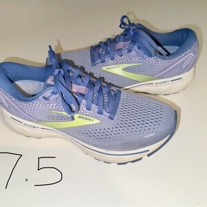 Brooks Women's Running Shoes